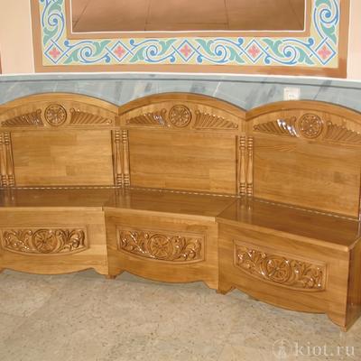 Лавка со спинкой с накладной резьбой светлая