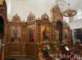 Иконостас двухъярусный. Крупнорельефная резьба, золочение. Храм Иоанна Предтечи г.Калуга Иконостас двухъярусный. Крупнорельефная резьба, золочение. Храм Иоанна Предтечи г.Калуга