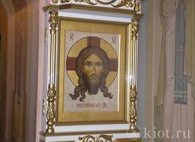 Киот настенный резной - резьба по дереву, окрашивание под золото. Никольский храм с.Стрелково Киот настенный резной - резьба по дереву, окрашивание под золото. Никольский храм с.Стрелково